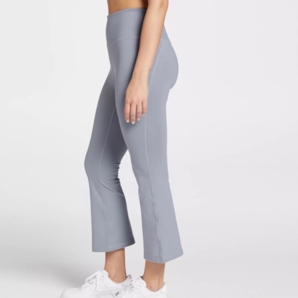 NWT DSG Womens Momentum Crop Flare Leggings in size M - Picture 3 of 10